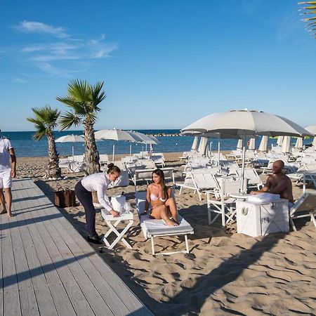 Excelsior Hotel, Spa & Lido Pesaro Luaran gambar