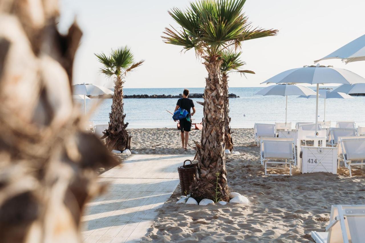Excelsior Hotel, Spa & Lido Pesaro Luaran gambar