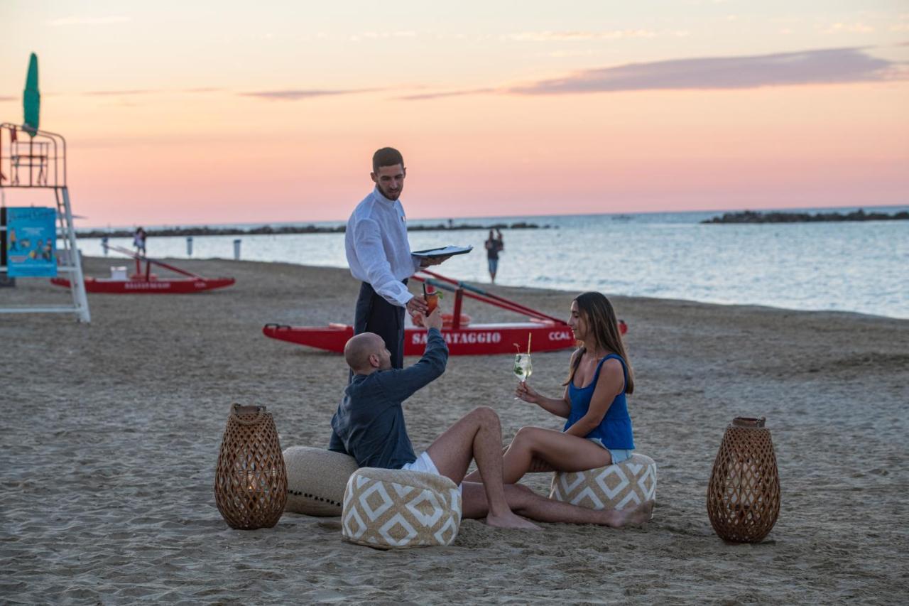 Excelsior Hotel, Spa & Lido Pesaro Luaran gambar