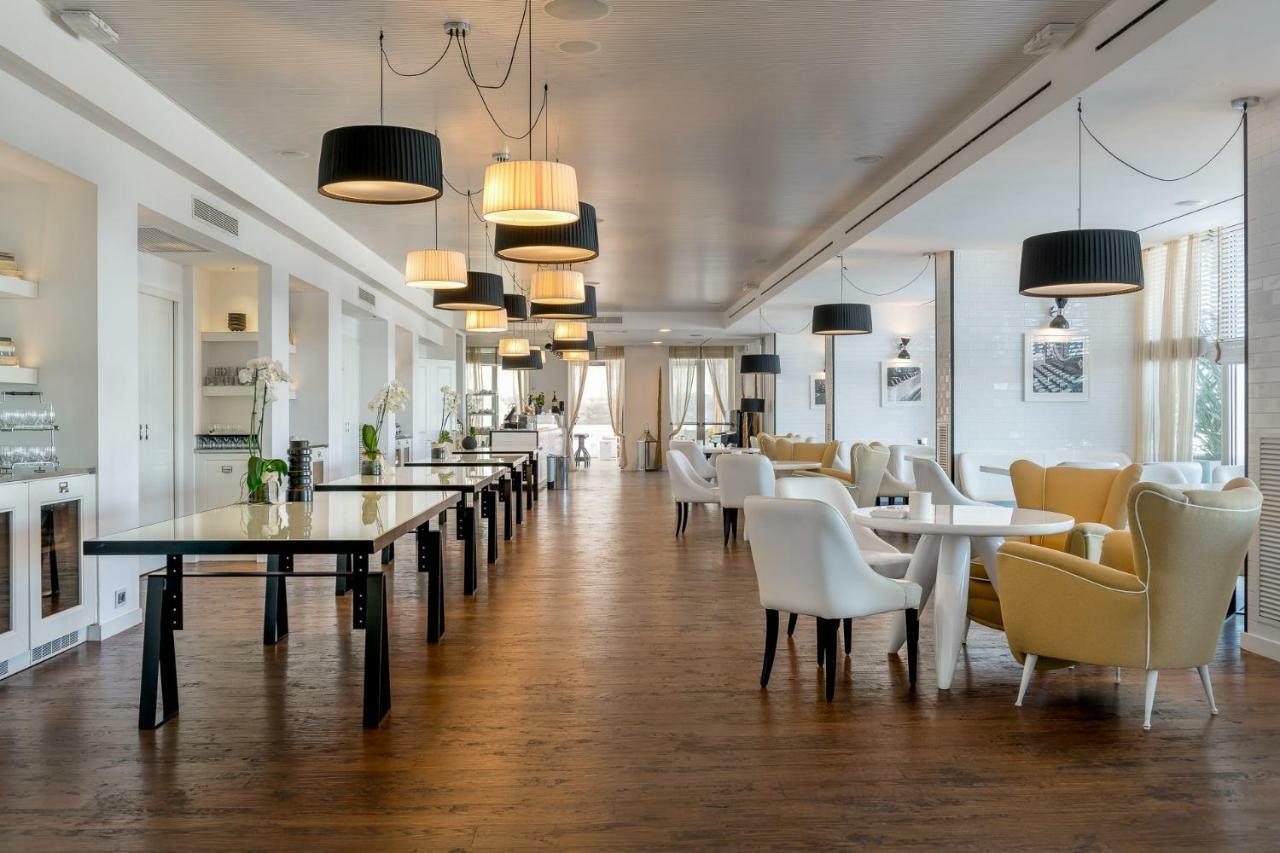 Excelsior Hotel, Spa & Lido Pesaro Luaran gambar