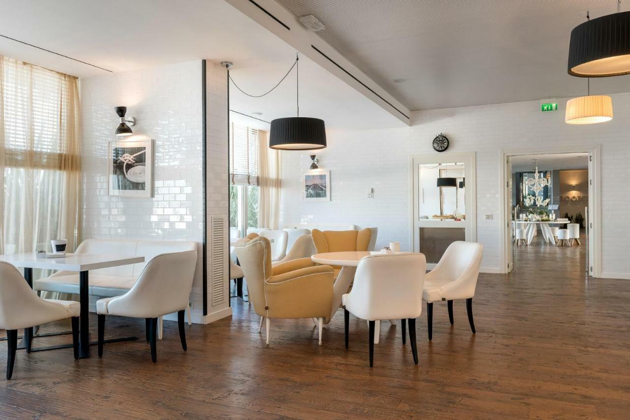 Excelsior Hotel, Spa & Lido Pesaro Luaran gambar